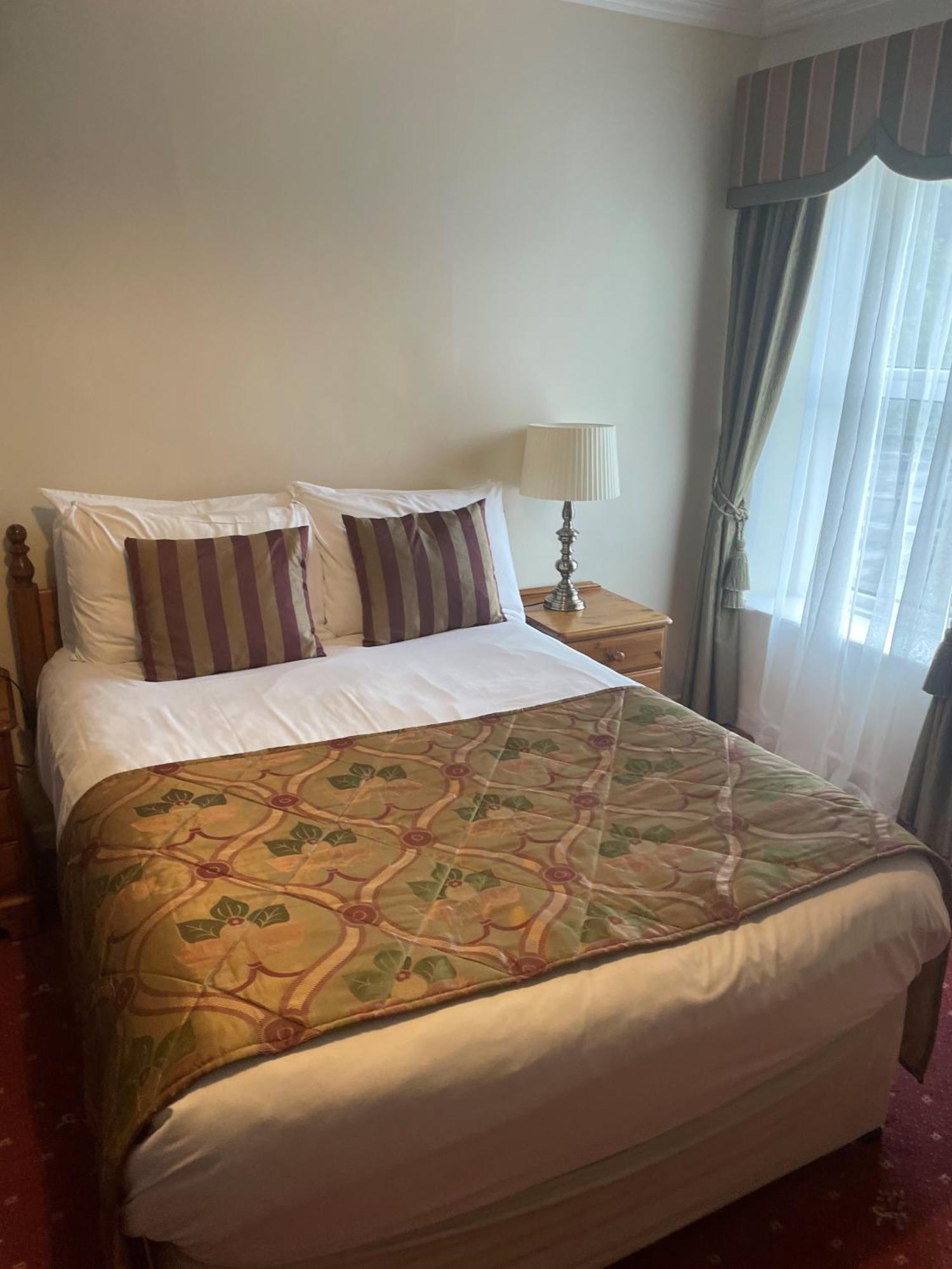 Towers Hotel Гленбі Екстер'єр фото